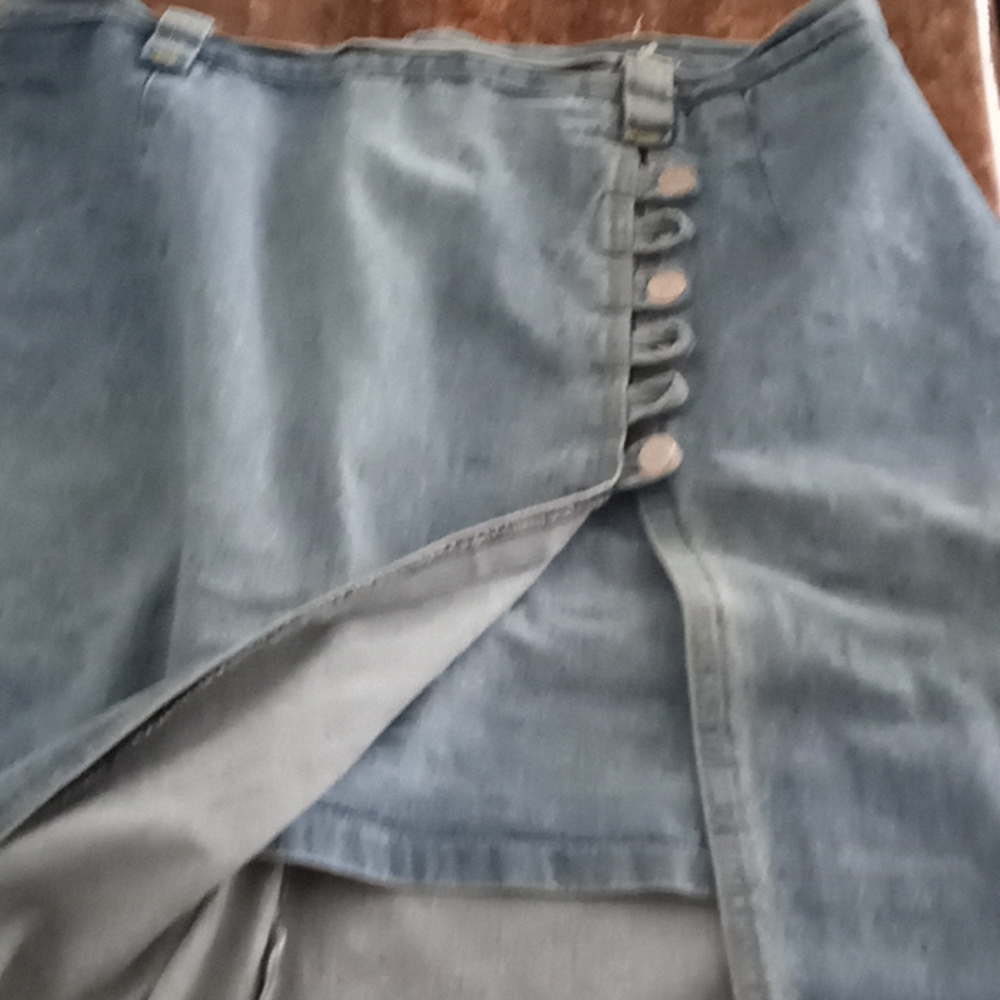 Skirt - Picture 2 of 3